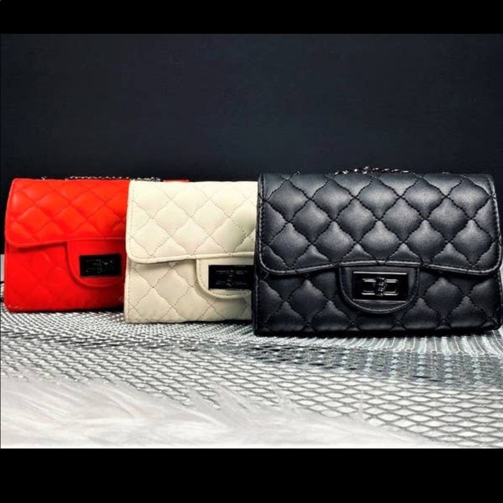 Classic tufted purse with chain strap (crossbody or shoulder)